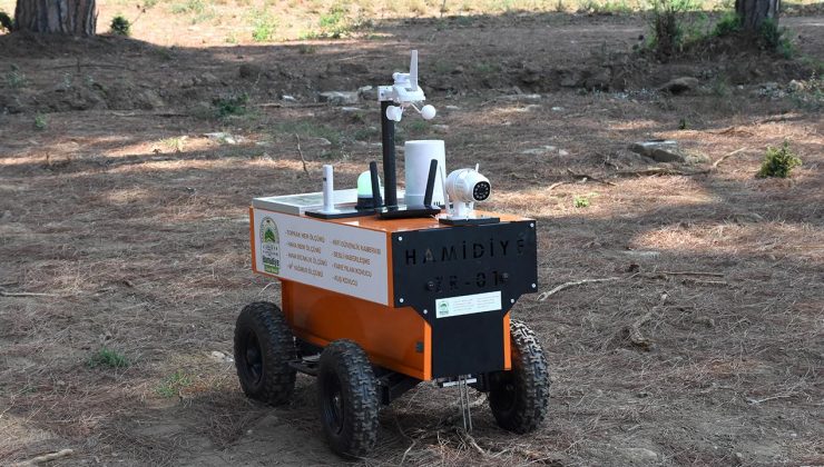 Bursa’da iki lise “akıllı tarım robotu” geliştirdi