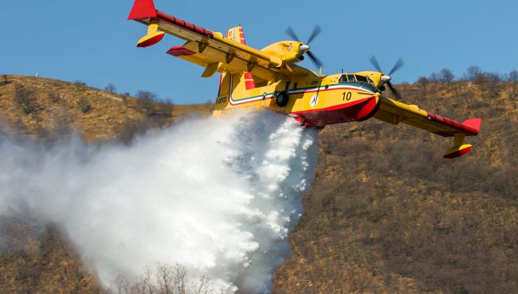 Yangınlarla mücadelede 16 uçak, 9 İHA, 51 helikopter kullanılıyor