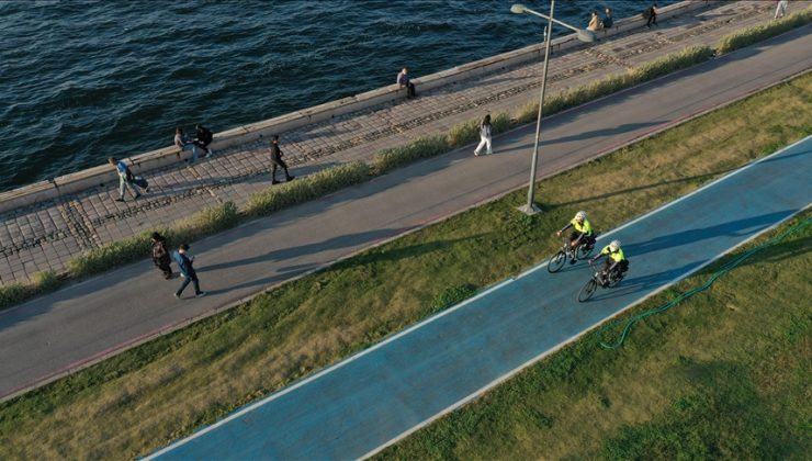İzmir’in ‘Beyaz Kırlangıçları’ bisiklet yollarının güvenliği için pedala bastı