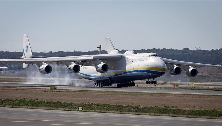 Dünyanın en büyük kargo uçağı İstanbul Havalimanı’na geldi