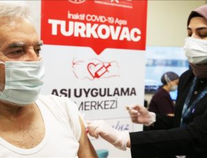Yerli Kovid-19 aşısı TURKOVAC’ın şehir hastanelerinde uygulanmasına başlandı