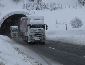 İstanbul ile Ankara arasında D-100 Devlet Yolu ve TEM Otoyolu trafiğe açıldı