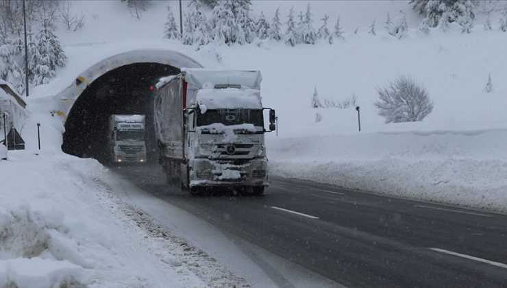 İstanbul ile Ankara arasında D-100 Devlet Yolu ve TEM Otoyolu trafiğe açıldı