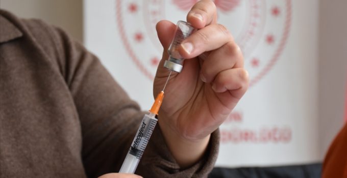 Sağlık Bakanı Koca: Kovid-19 aşısı olmayanların oranı yüzde 8’den az