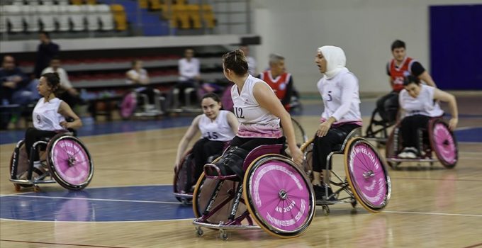 Türkiye’nin tek tekerlekli sandalye kadın basketbol takımı: Lotus Engelliler